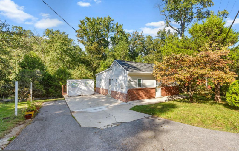 Bowie House: 12200 lanham severn rd