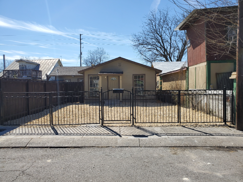 San Antonio House: 134 Albert St