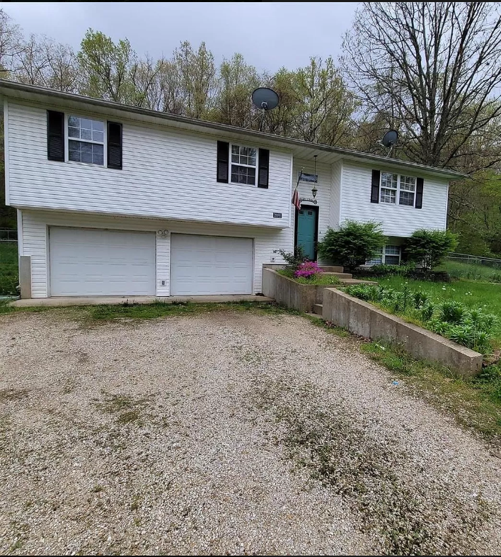 St Robert House: 16600 Twilight Dr