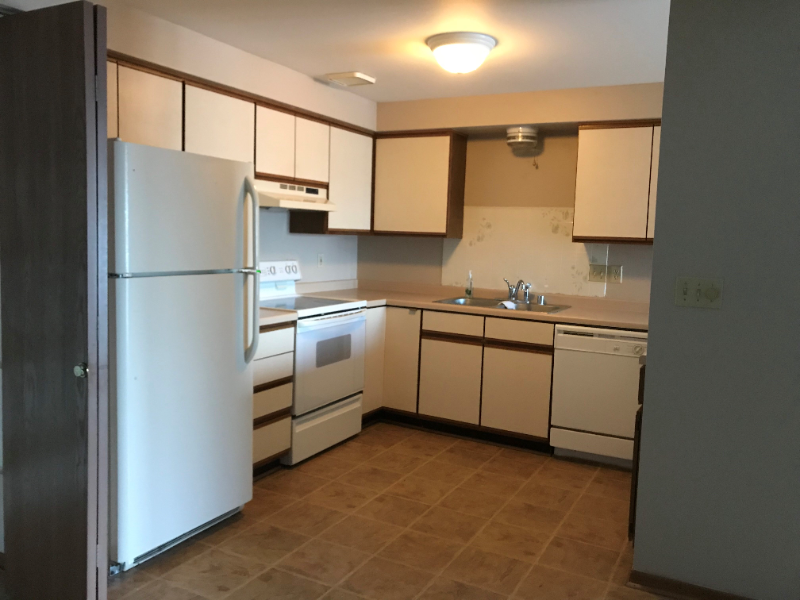 Muskego Apartment: S85W18710 Jean Dr
