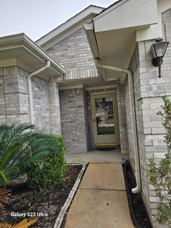 Houston House: 12315 Wright Oaks Dr
