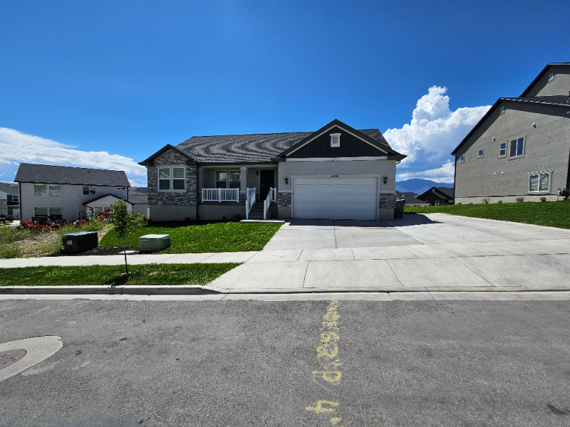 Saratoga springs House: 439 n hill view dr