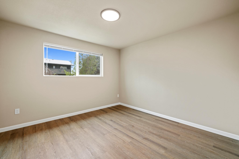 Kennewick Other: 627 N Tweedt St