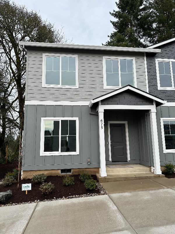 McMinnville Townhome: 675 NE Autumn Ridge Dr.
