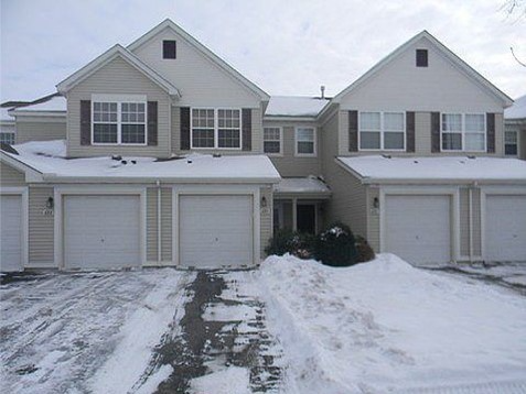 Shakopee Townhome: 680 Cobblestone Way