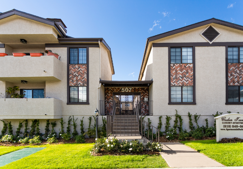 Burbank Apartment: 507 E Cedar Ave
