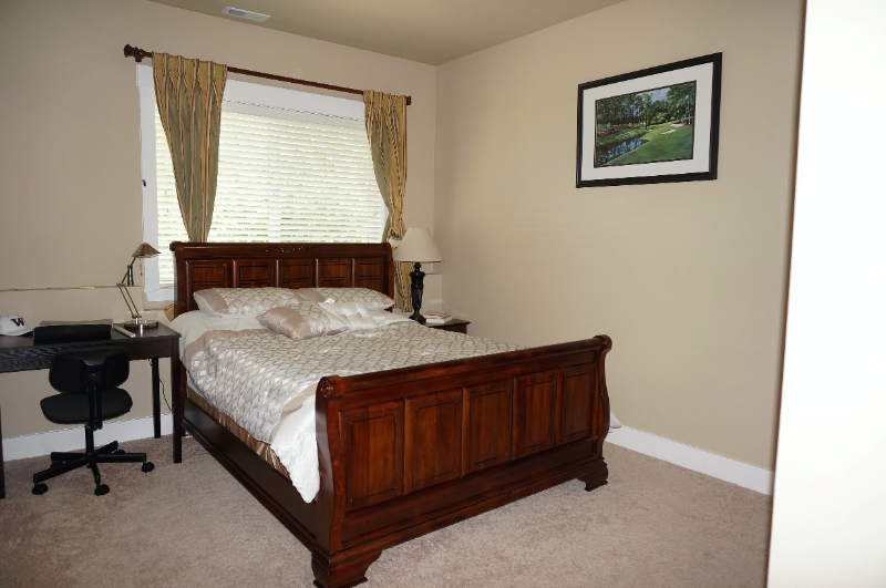 Lakewood Single Room: 9003 105th AVE SW.
