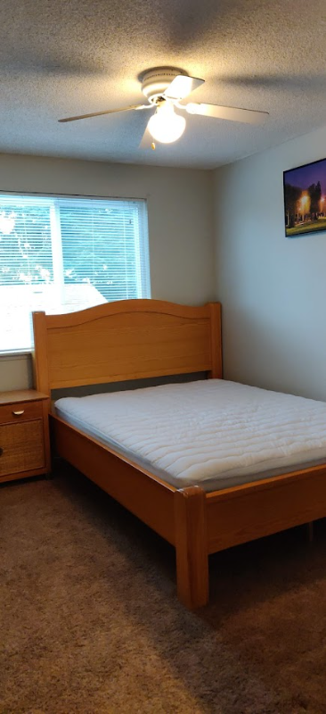 University Place Single Room: 5021 59th Ave Ct W