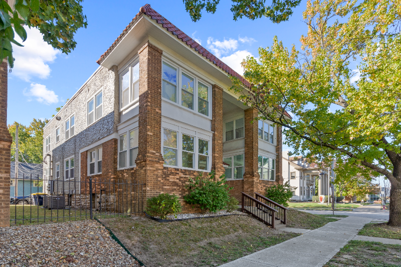 Kansas City Apartment: 1817 - 1819 W 41st Street
