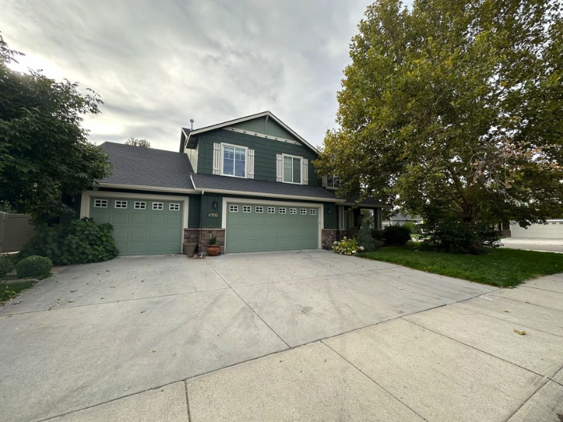 Meridian Single Room: 2611 N Wallingford Ave