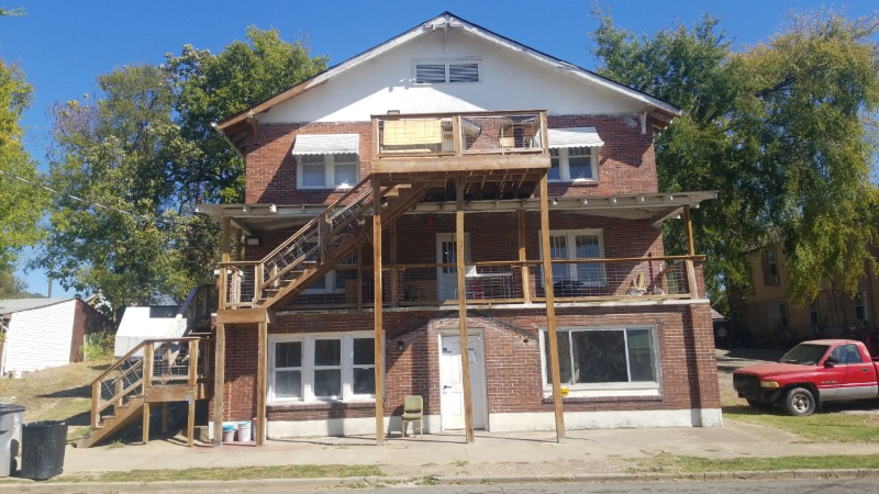 Hot Springs Apartment: 215 Civic St ,
