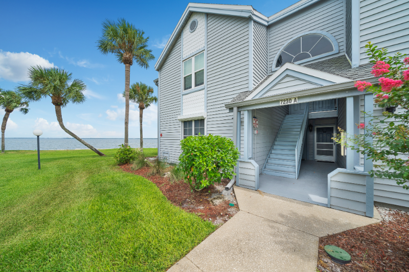 Cocoa Condo: 7230 N Highway 1