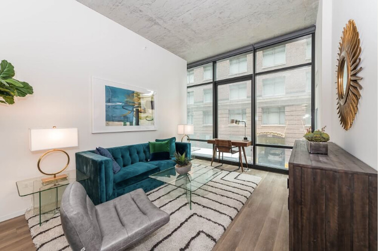 Chicago Condo: 61 E 14th