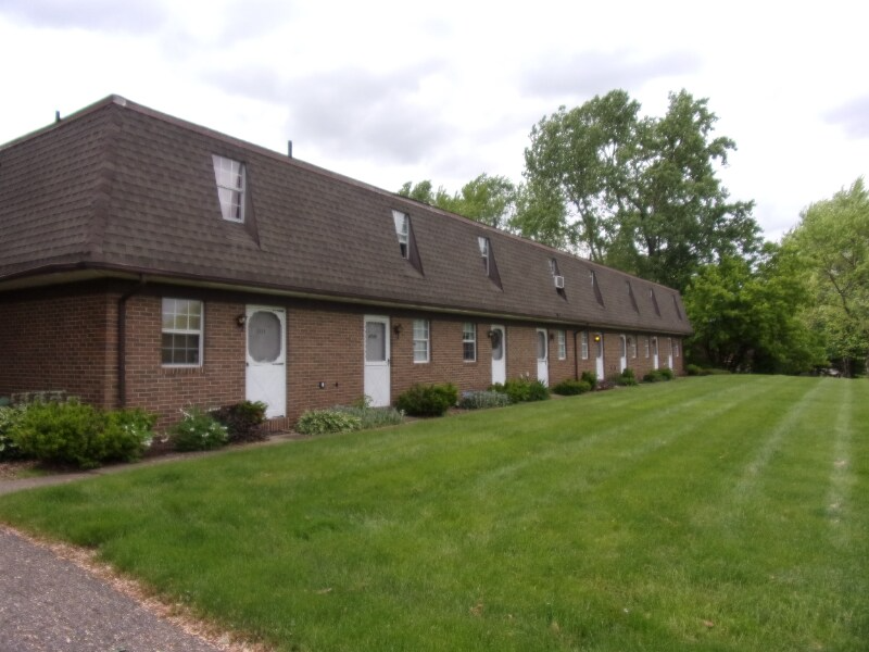 Massillon Townhome: 2275 Kippling Ave NW