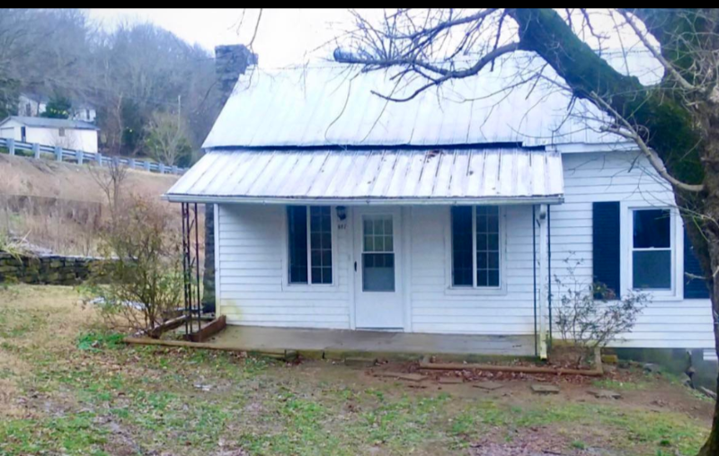 Riddleton House: 607 Dixon Springs Hwy