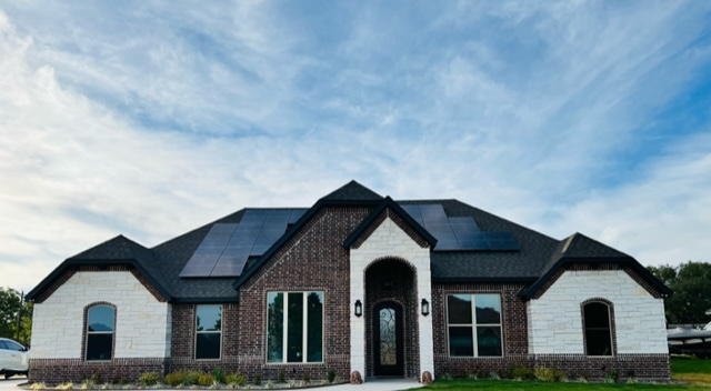 Granbury House: 3609 Upper lake Circle