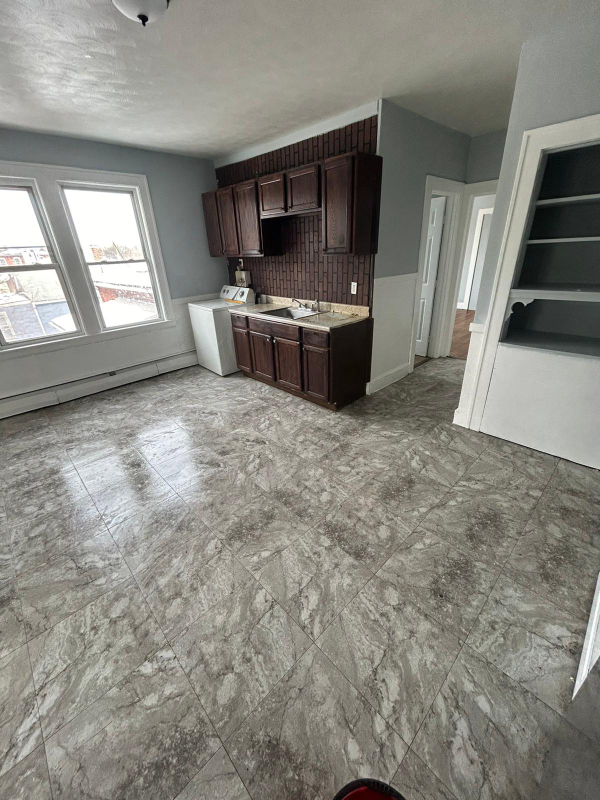 New Britain Apartment: 168 Oak Street