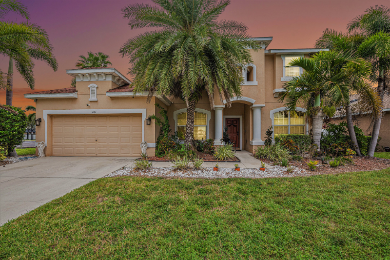Ruskin House: 706 York Dale Drive
