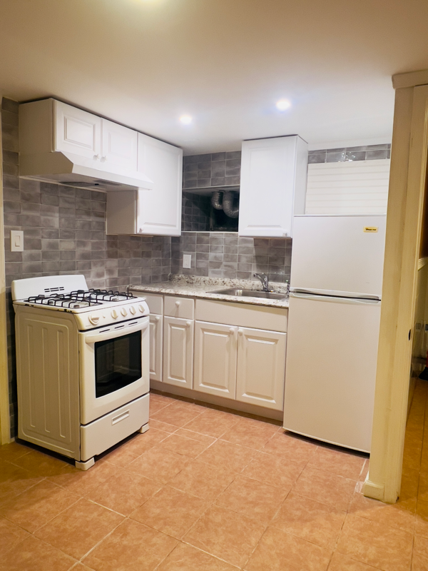 Upper Darby Condo: 325 HAMPDEN RD