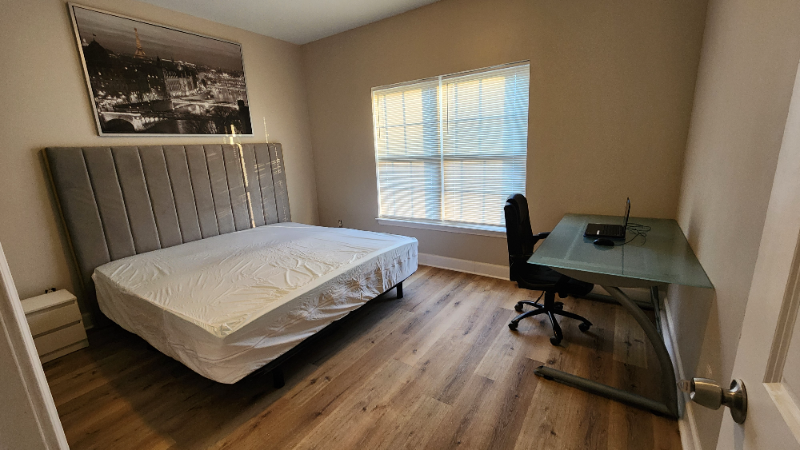 Atlanta House: 10 Delmar LN NW