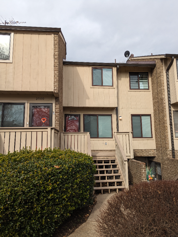 Vienna Condo: 2494 Glengyle Drive