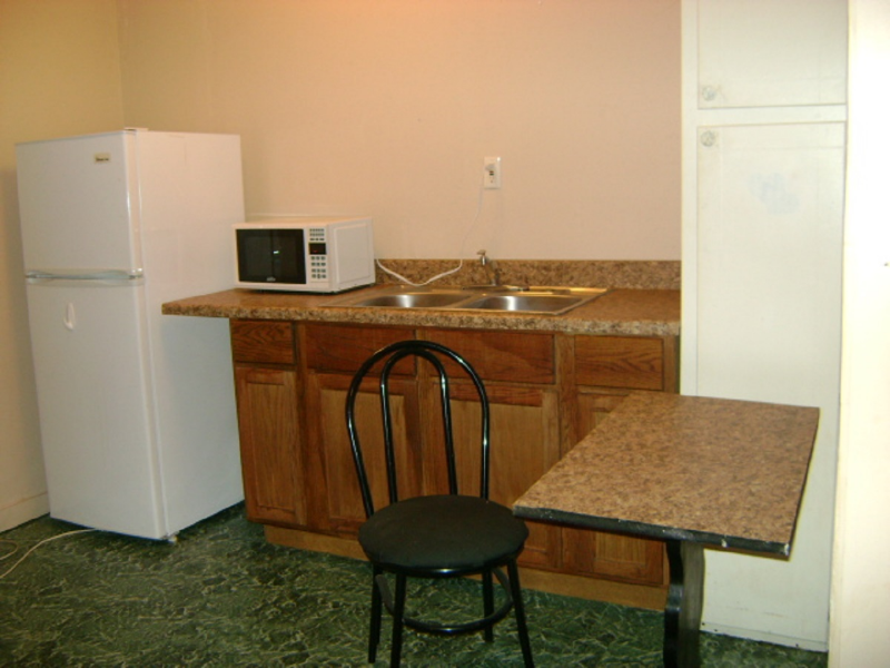 Tyler House: 1921 Cotten Apt A