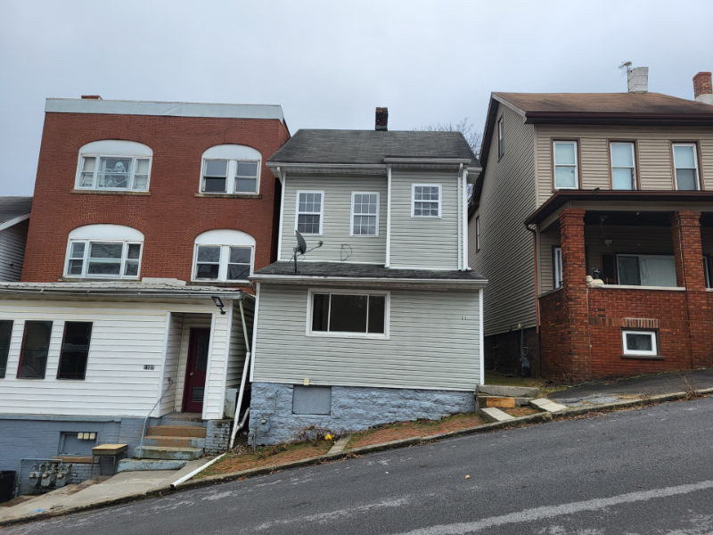 Altoona House: 1109 16th Ave