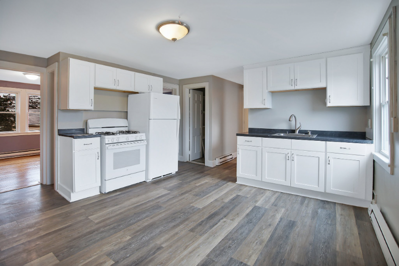 Plainville House: 31 Tyler Ave
