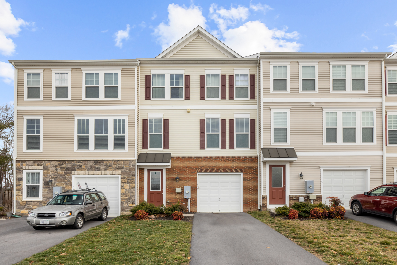 Winchester Townhome: 133 Biscane Court