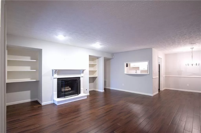 Atlanta Condo: 305 Dunbar Dr
