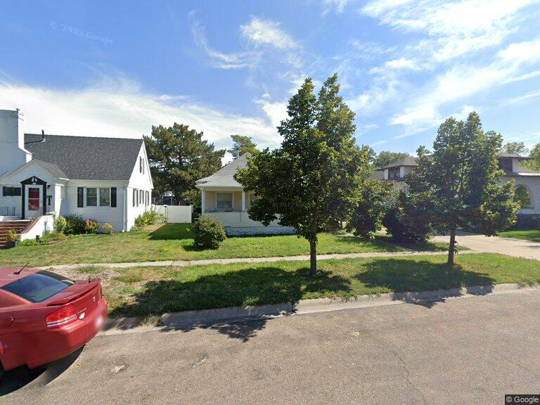 North Platte House: 215 South Sycamore
