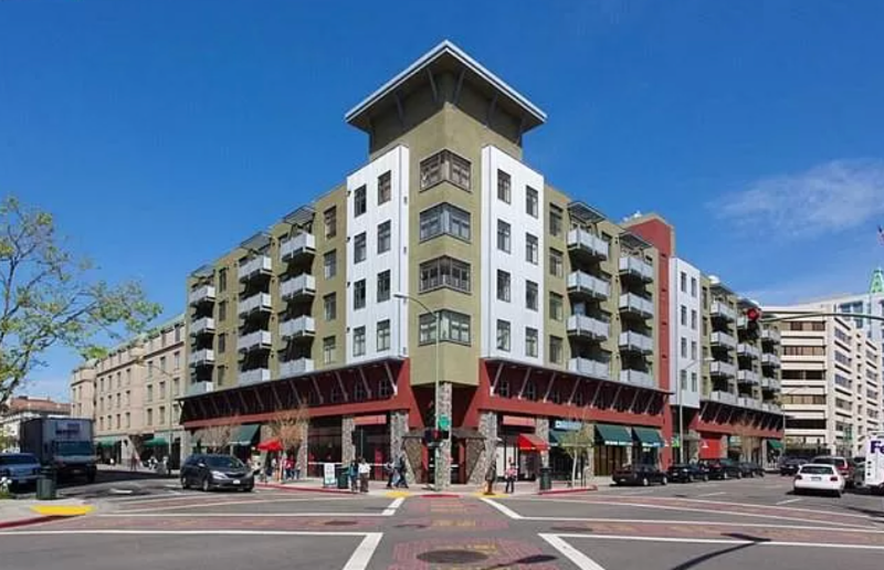 Oakland Condo: 989 Franklin St