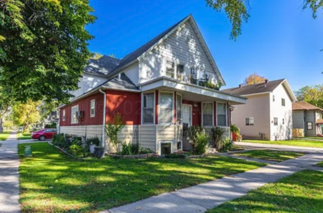 Fargo Apartment: 1221 10th Ave N