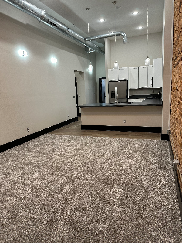 Marseilles Apartment: 430 Main St
