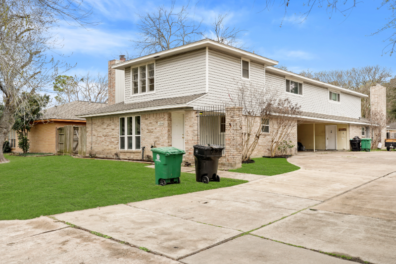 Houston Townhome: 10814 Sugar Hill Dr