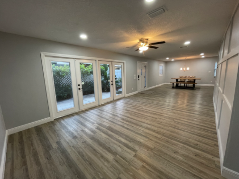 Tampa House: 310 E Gladys St