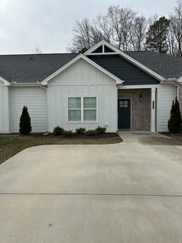 Cleveland Townhome: 580 Bellingham Dr.