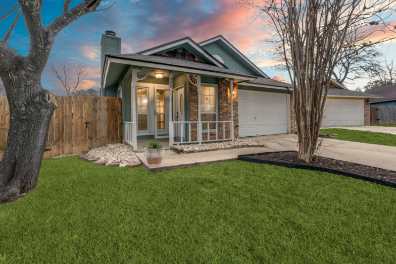 San Antonio House: 3335 Stone Cave