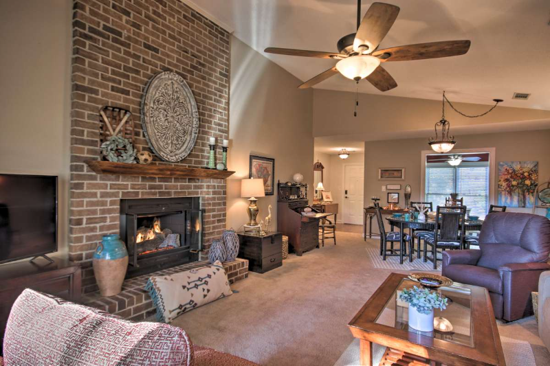 Greenwood Condo: 104 Woodhaven Ct