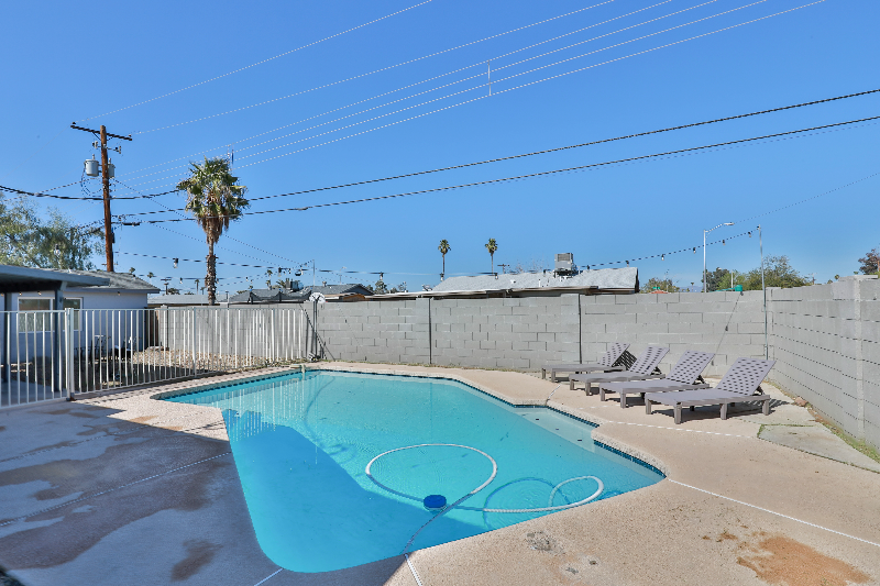 Mesa House: 242 W Jasmine St