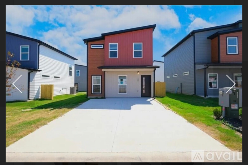 Bentonville House: 881 Boardwalk Ave