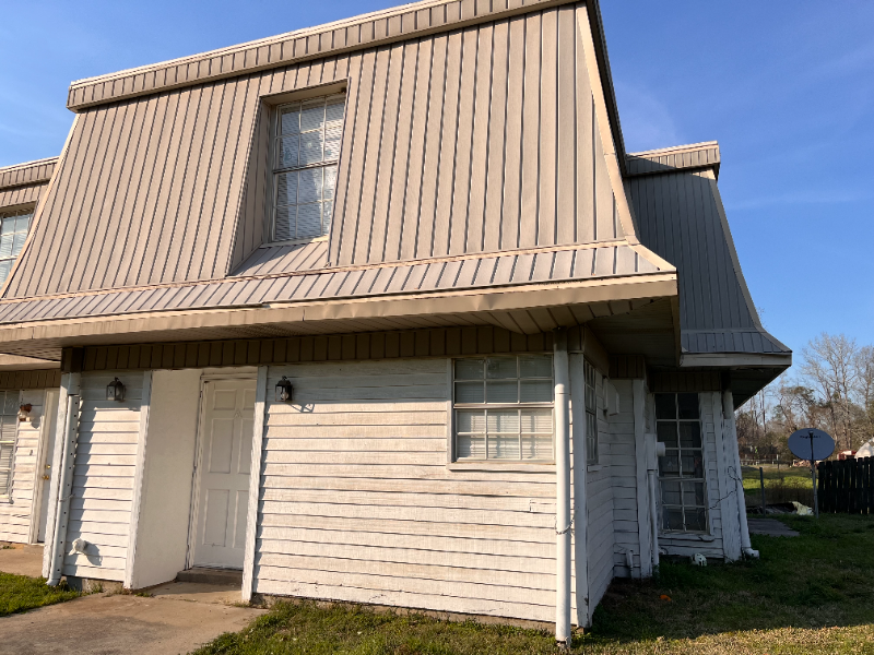 Deridder Townhome: 104 Tara Dr