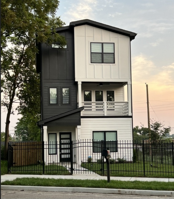 Nashville House: 115 Green Street