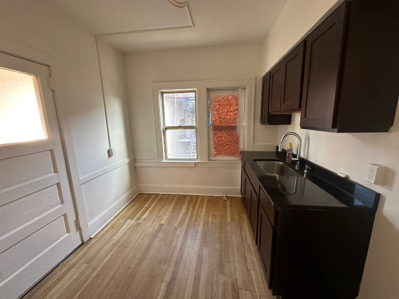 Cleveland Heights Apartment: 14148 Superior Rd.