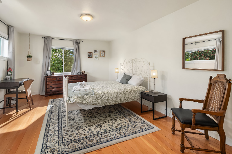 TUKWILA House: 14813 46TH AVE S