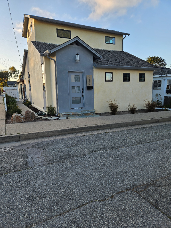 Pacific Grove House: 520 10th