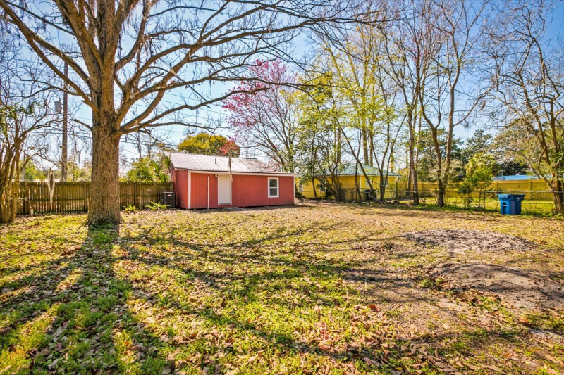 Jacksonville House: 525 new berlin rd