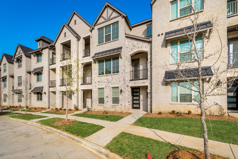The Colony Townhome: 333 Ukiah Street
