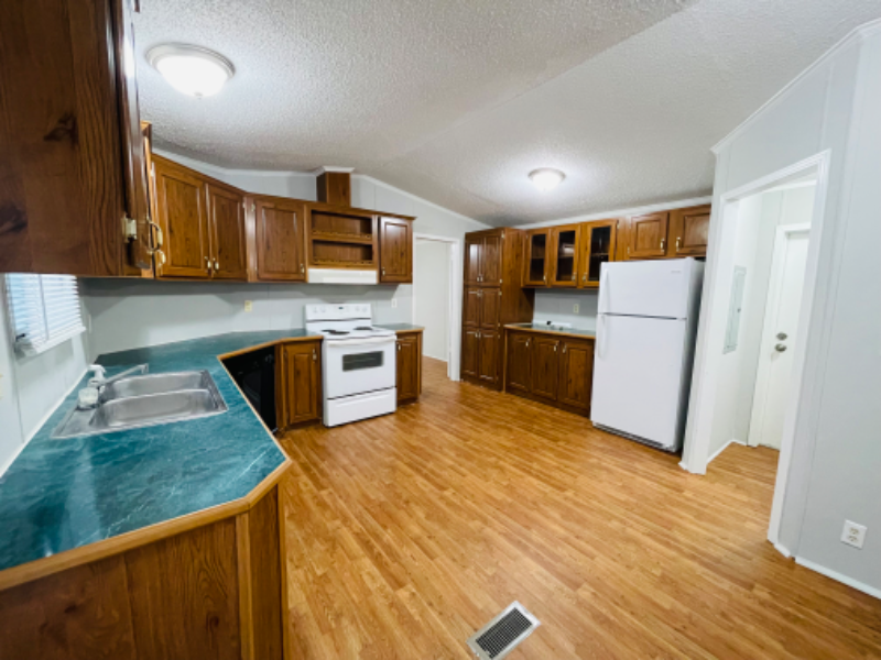 Walker House: 33230 Walker North