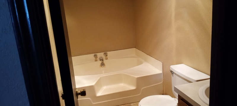 Wilburton Apartment: 902 Cynthia Street